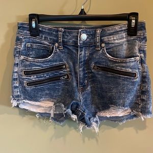 American Eagle Super Stretch Hi Rise Shortie Cut Off Jean Shorts With Zippers.